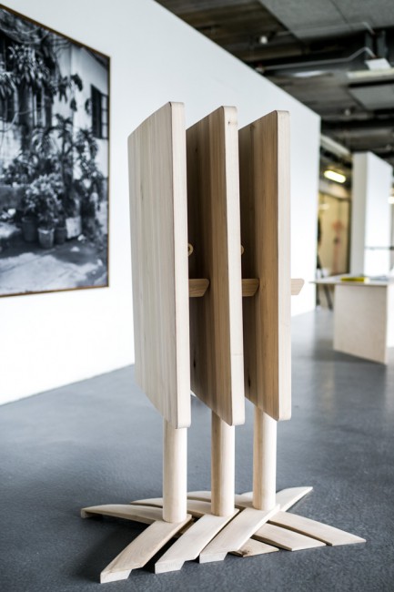 Handgemaakte houten tafel